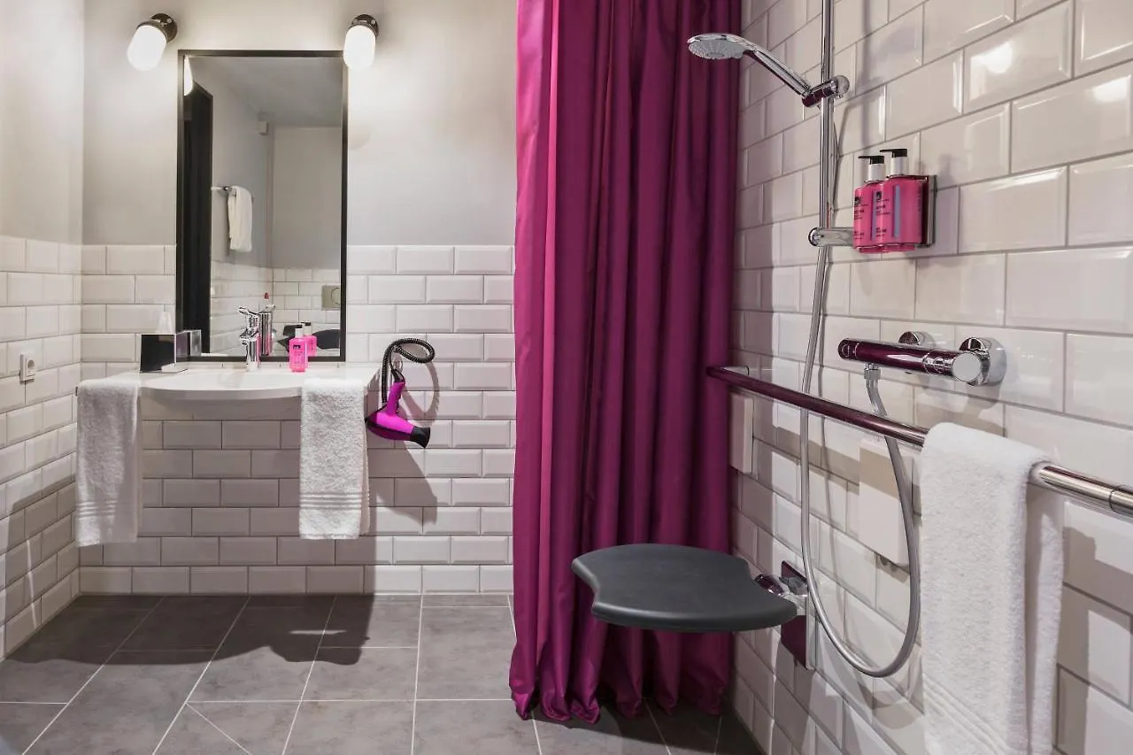 Moxy Munich Ostbahnhof Hotel